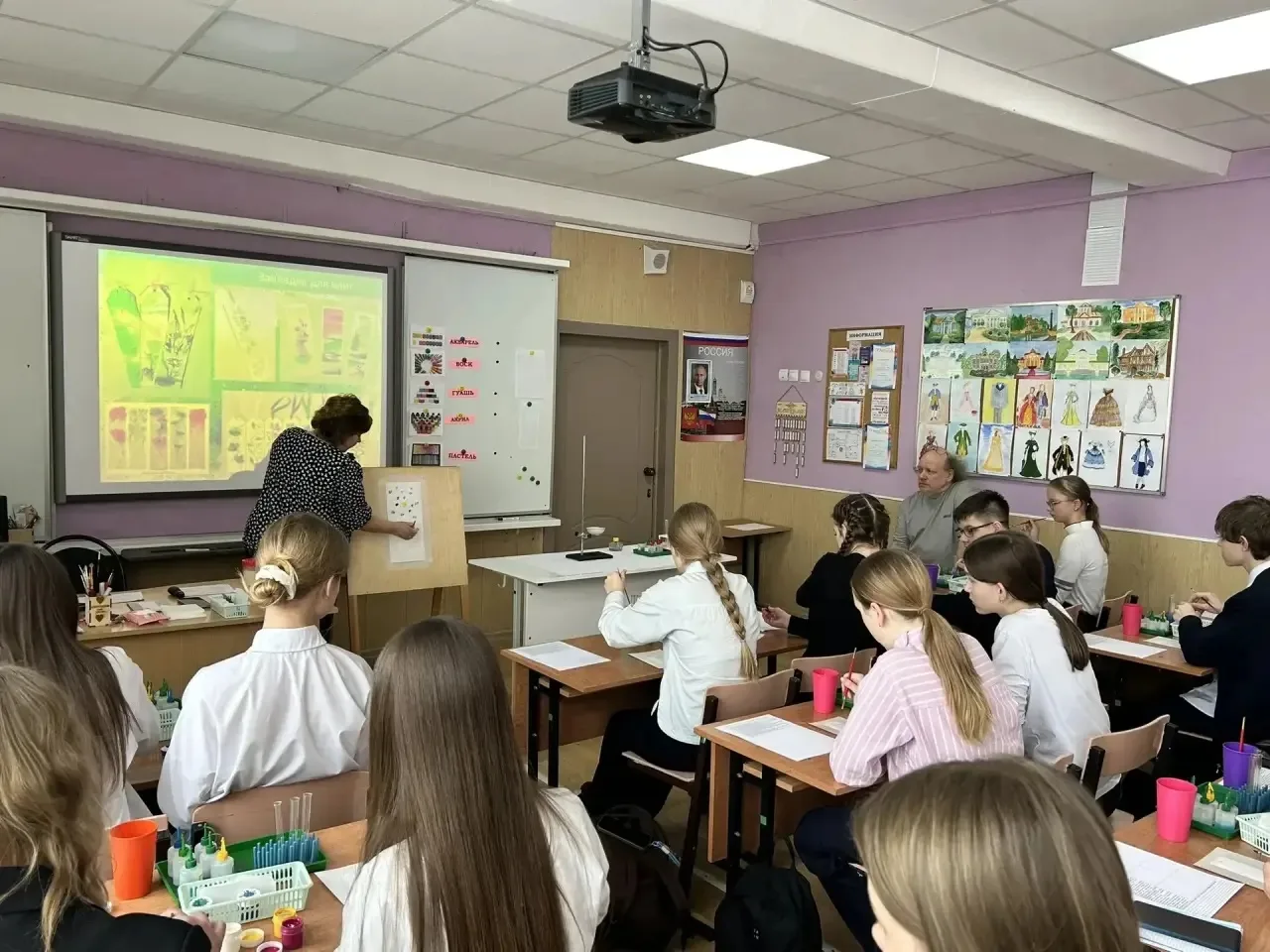 🎨🧪Вчера, 10 февраля, в рамках недели науки и техники в нашей школе прошел увлекательный мастер-класс