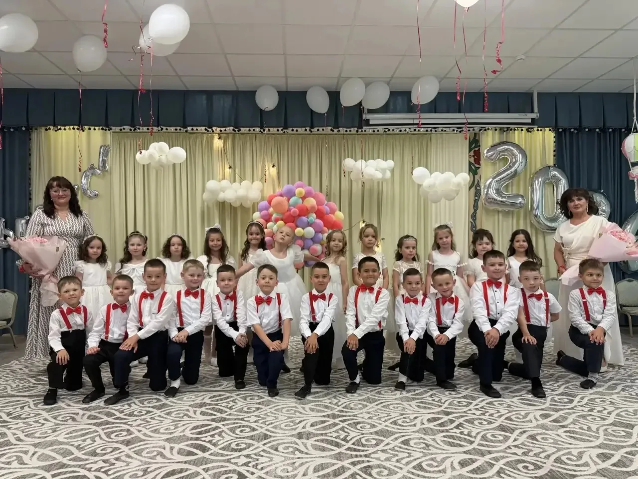 Сегодня в нашем детском саду «Шаян» состоялся выпускной бал в группе «Йолдызлар».
