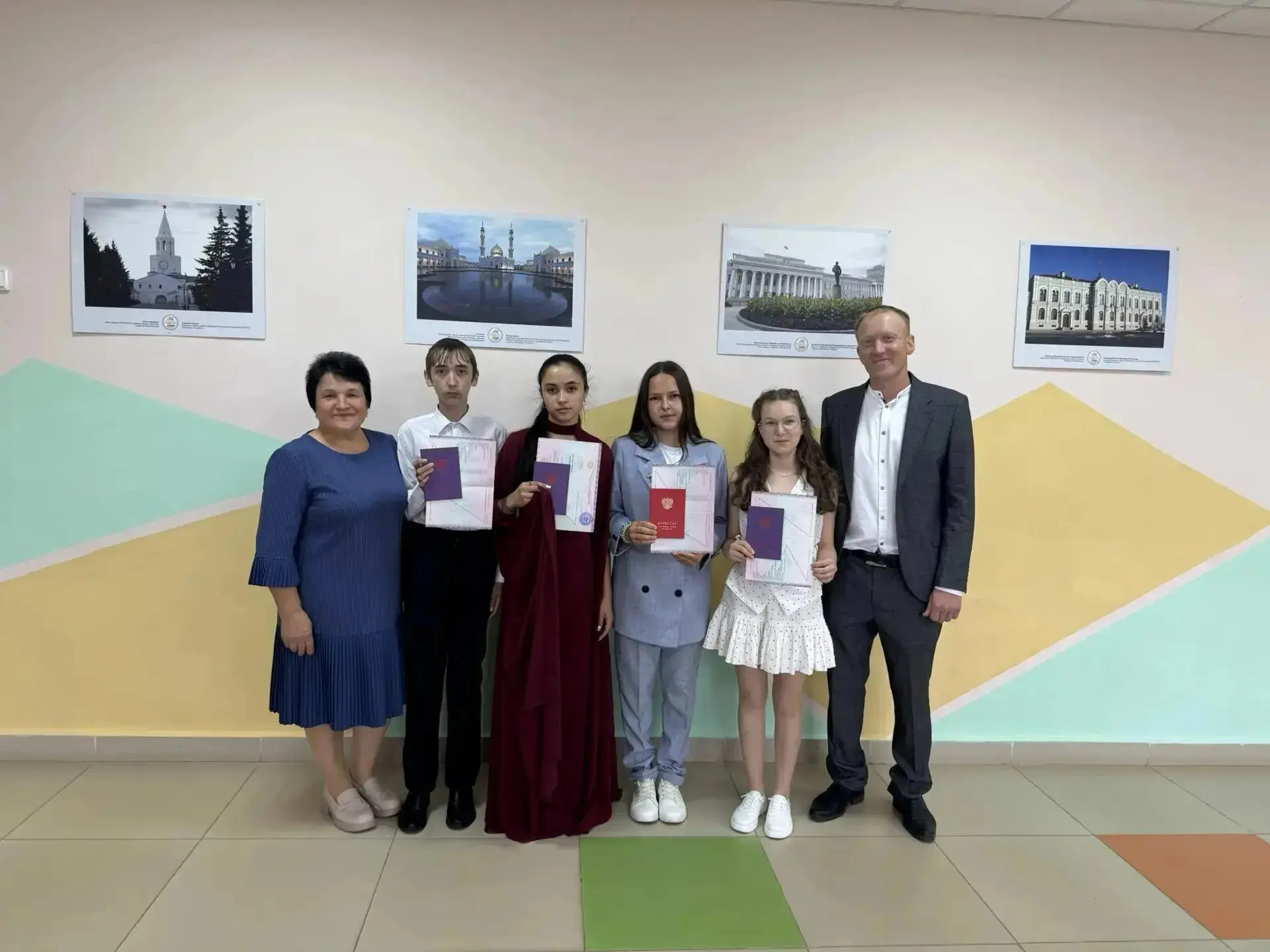 🎓 В нашей школе состоялась  вручения аттестатов выпускникам 9-х классов. Этот день ста...