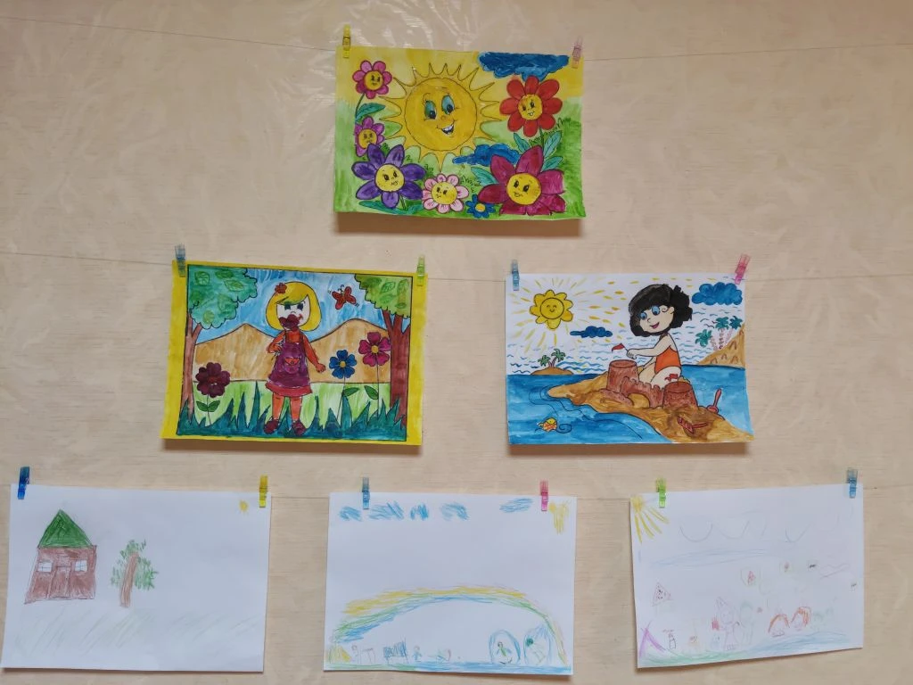 🌞В отделении психолого-педагогической помощи ГБУ СО "Городищенский ЦСОН" оформлена выставка рисунко