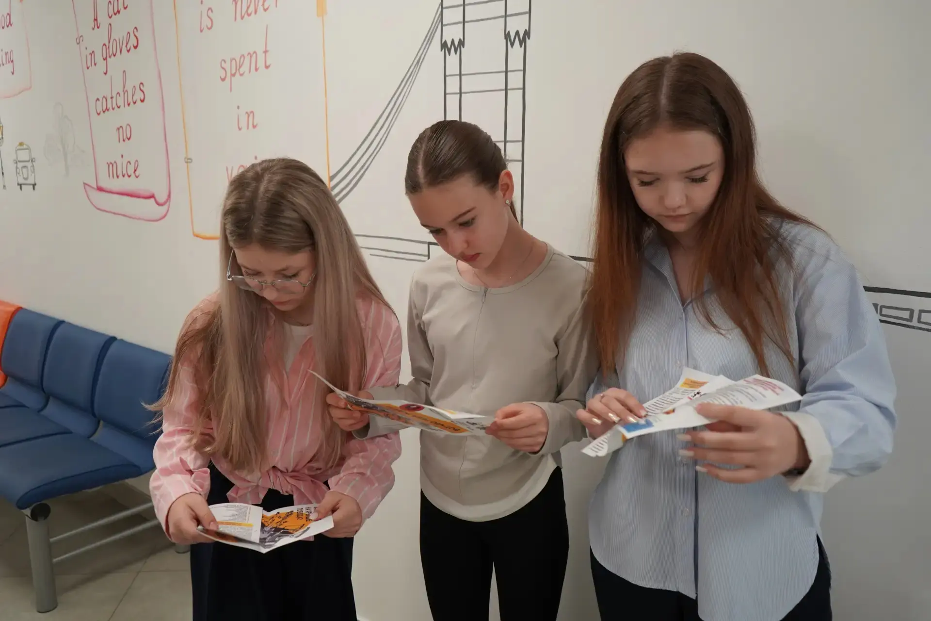 🚦 В рамках месячника безопасности юные инспекторы движения отряда «Светофор» провели важную акцию в 