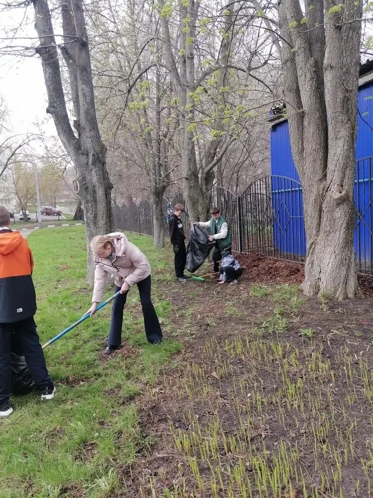 Весна идёт — весне дорогу! ✨ После долгой зимы наша школа начинает оживать. Обучающиеся вместе с кла