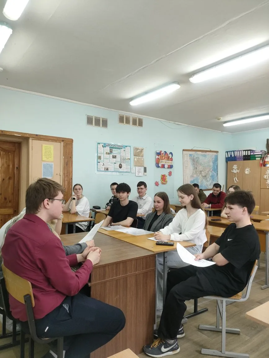 Наши одиннадцатиклассники приняли участие в Деловой игре «Успешное собеседование при устройстве на р