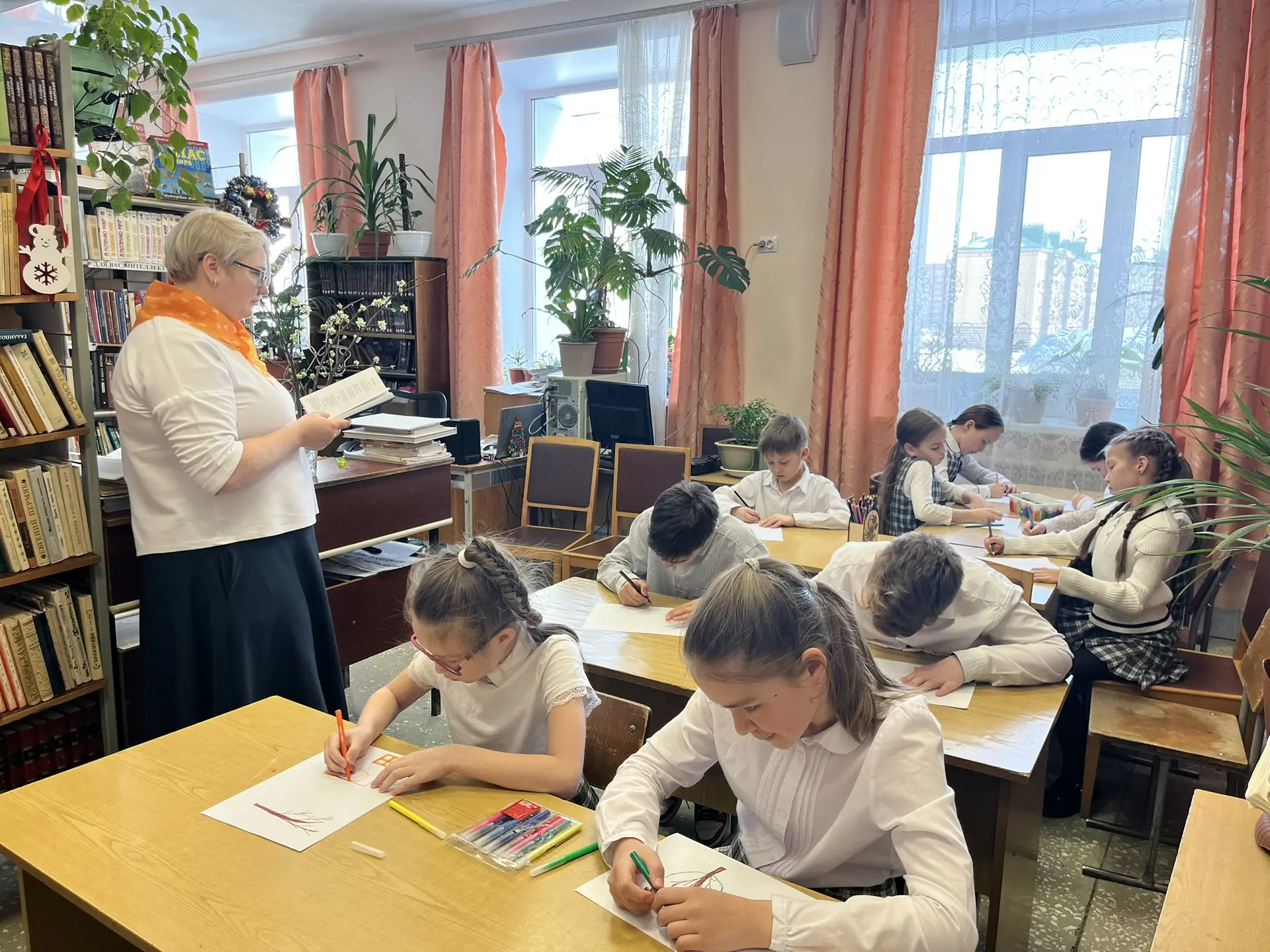 Волшебство рифмы: гимназисты погрузились в мир поэзии!  Сегодня, когда весь мир отмечает Всемирный д