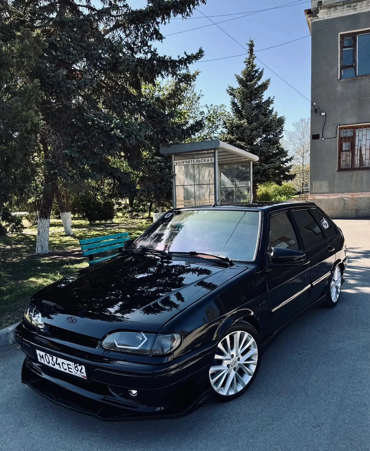 Ваз 2114 Black с измененной передней оптикой, передний сплитер, диски камрики. Ничего л...