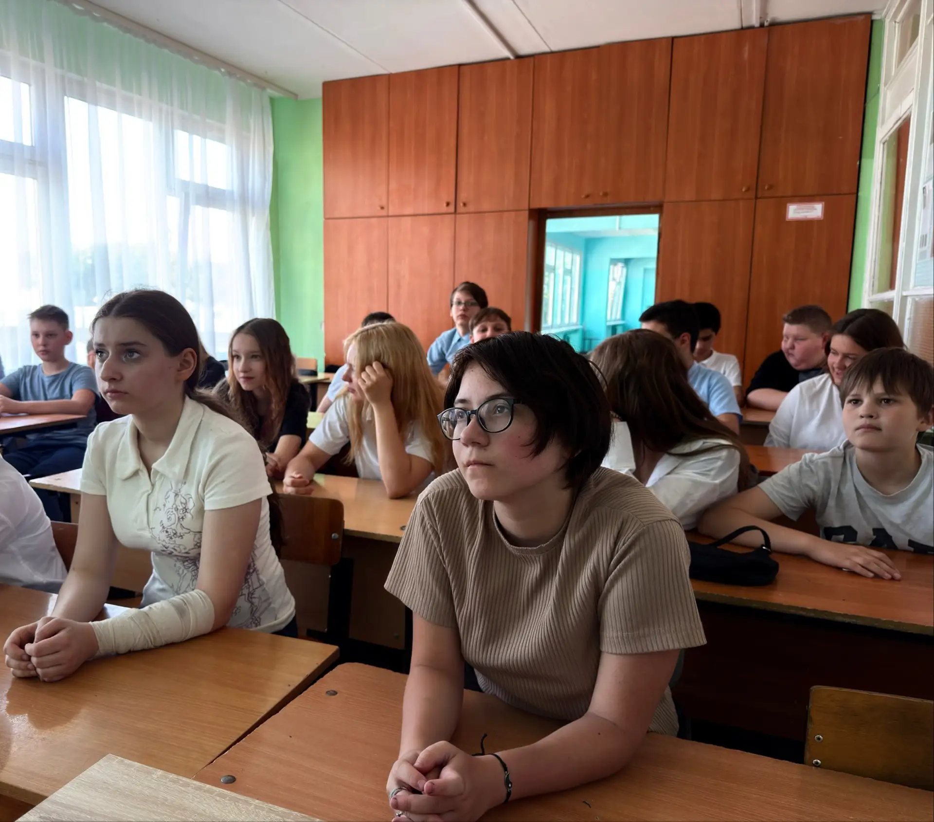 📚 День славянской письменности в 6 классе!  Сегодня наши шестиклассники с увлечением погрузились в и
