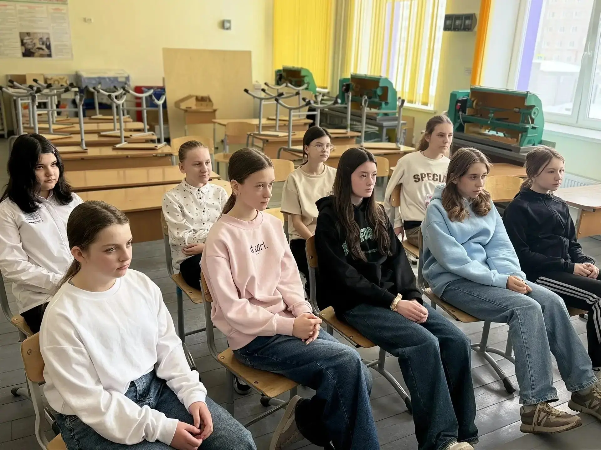 🎨 Мелодии творчества и поиска: в МБОУ СШ №31 ярко завершилась Декада искусства и технологии! Сегодня