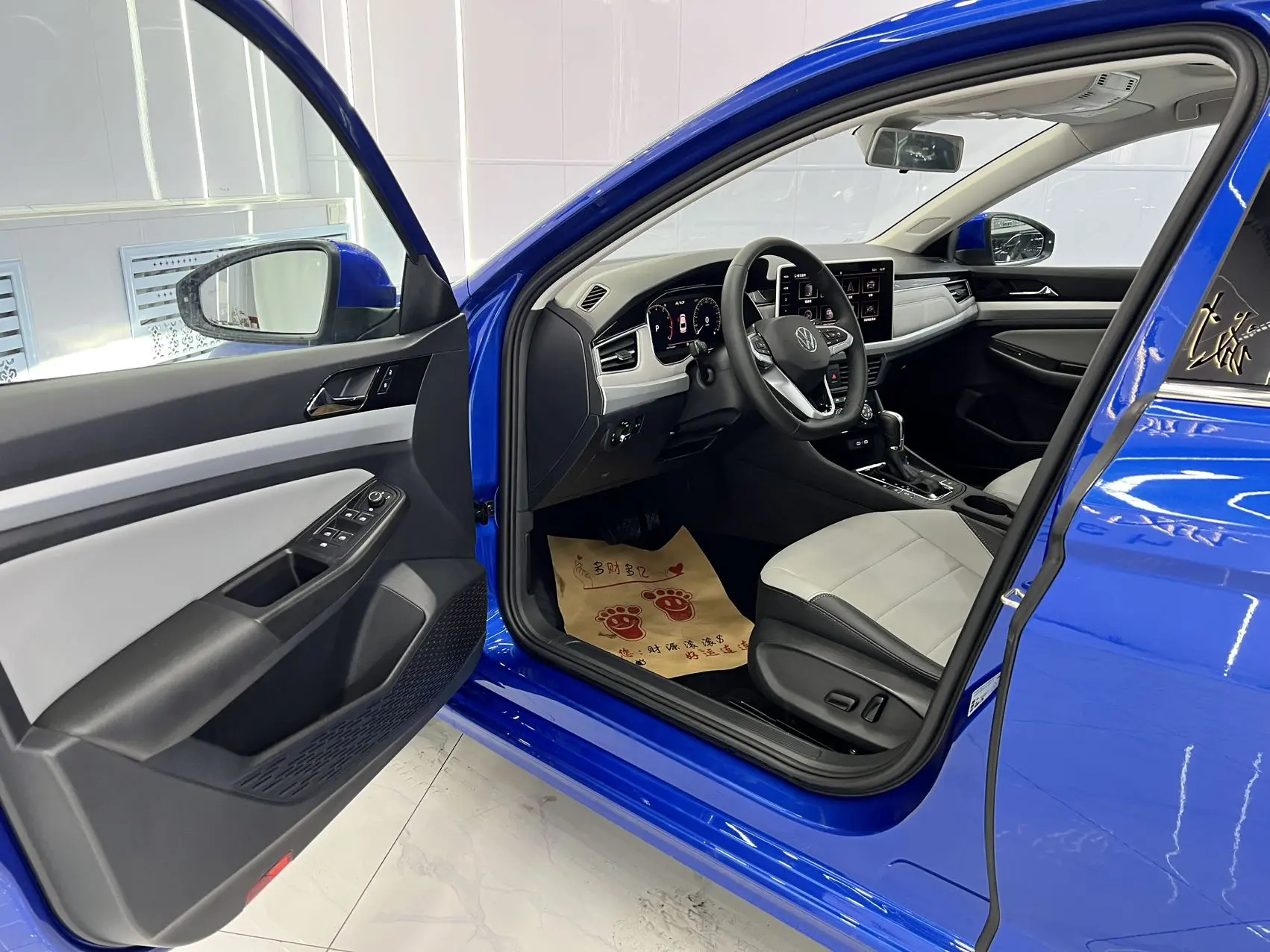 🚗 Volkswagen Bora 200TSI DSG Smart PRO (2023) 🚗  В наличии в Китае 🇨🇳 (Уссурийск)  Характеристики:  
