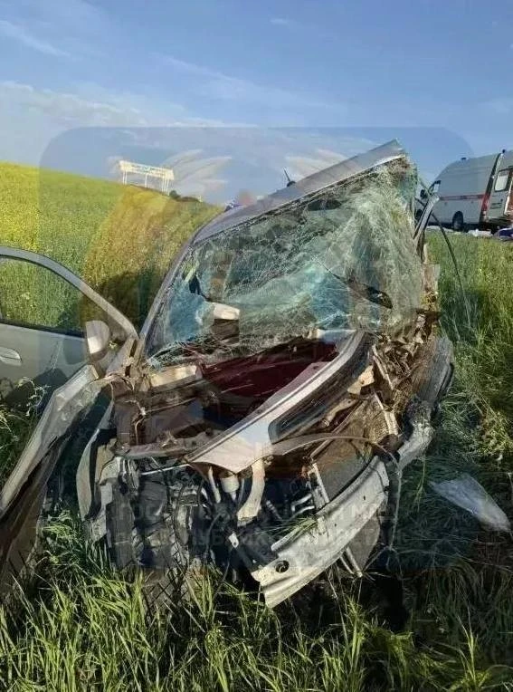 Водитель и пассажир погибли из-за выехавшего на встречку авто на трассе в РТ 
 
Смертельное ДТП прои