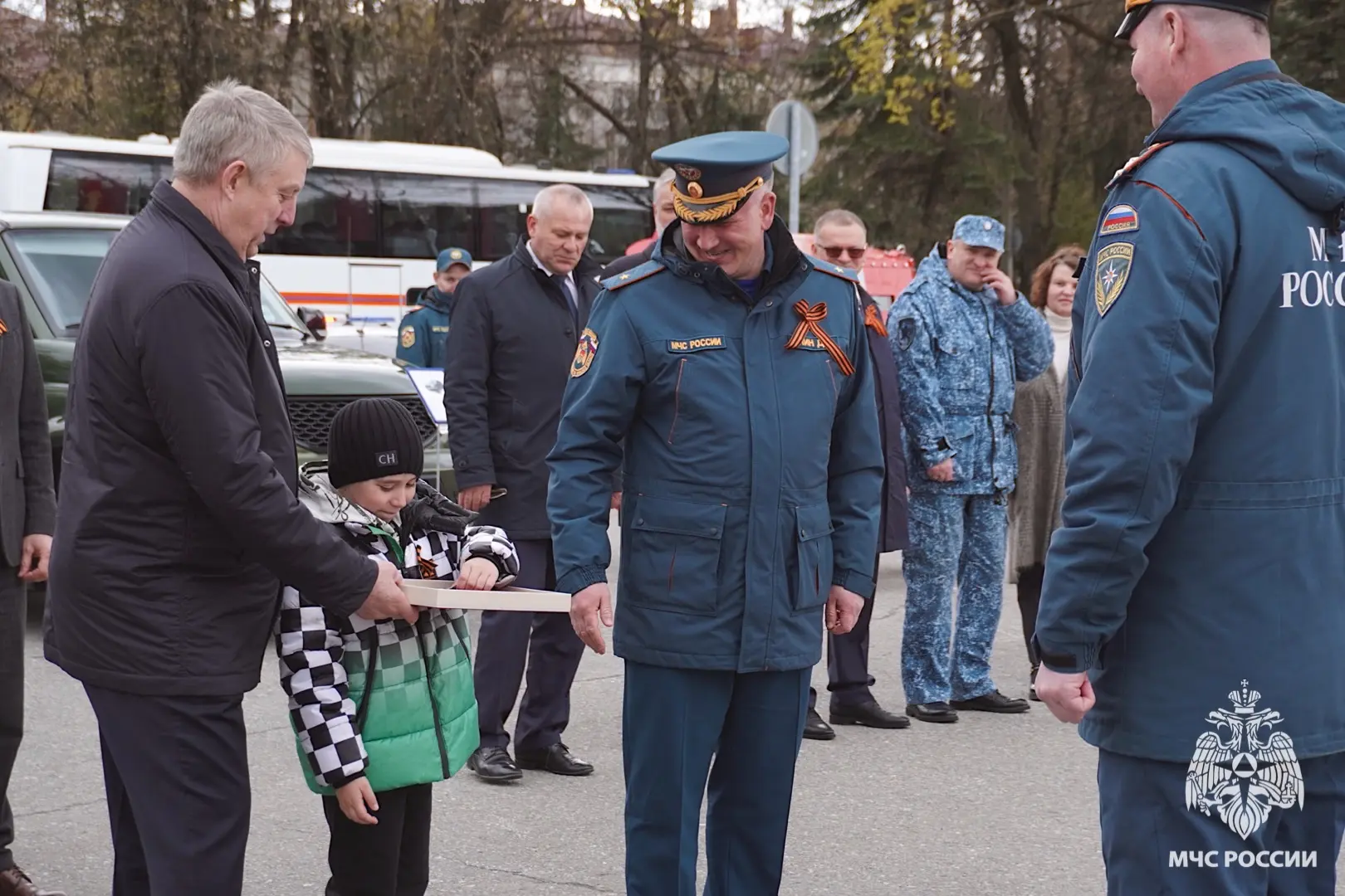🚒 День пожарной охраны: награды и современная техника для героев  🔸В рамках празднования Дня пожарно