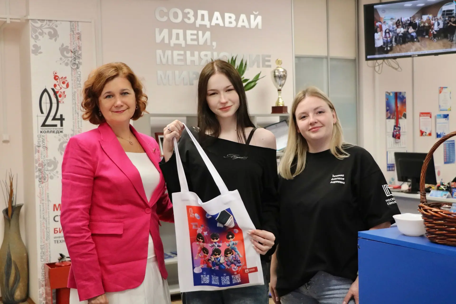 Снова на вступительных определили счастливчика, но без подарков не оставили никого ✨