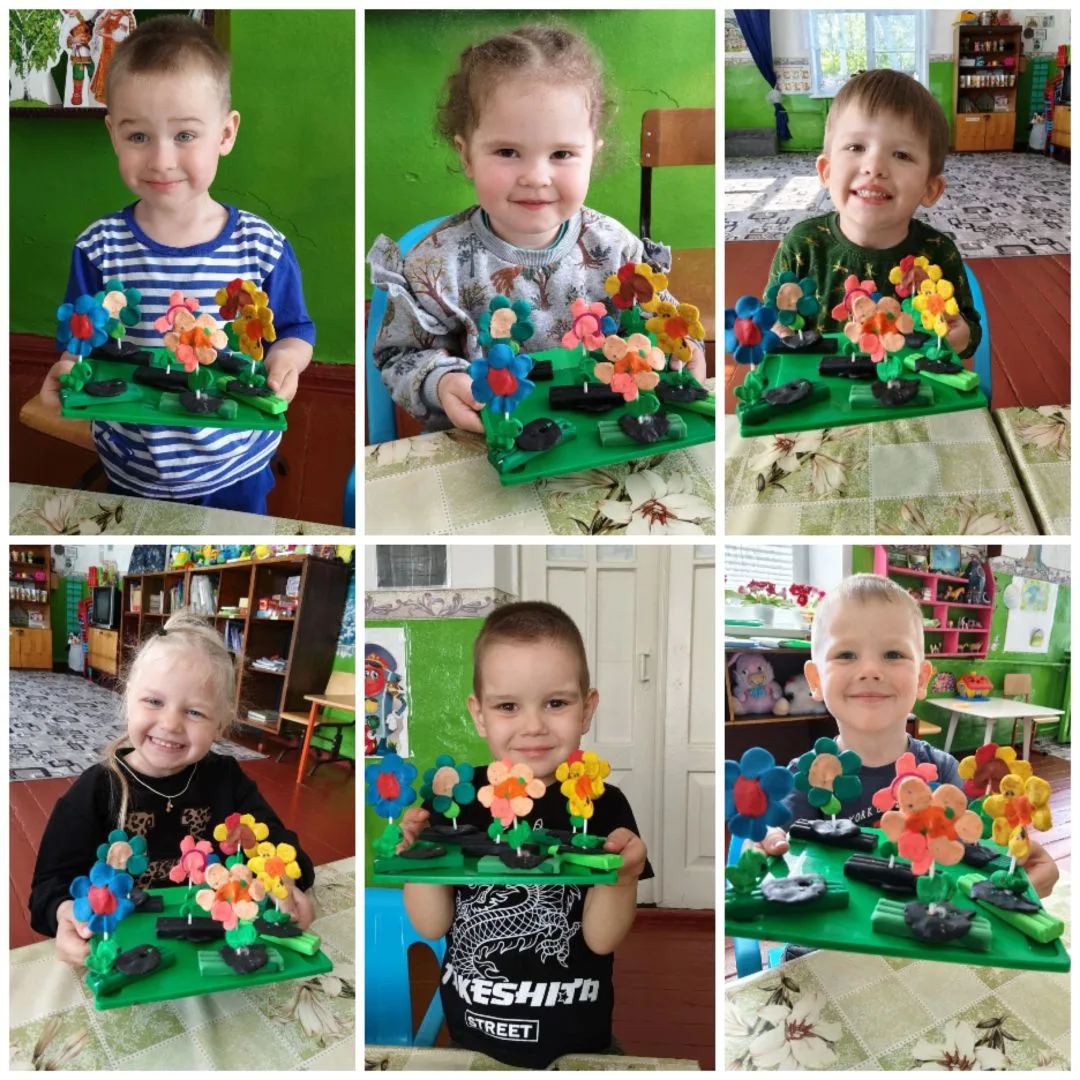 🌸 Во  второй младшей группе было проведено занятие по лепке "Цветочная полянка"!
 🎨💭  Ребята ловк