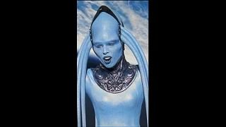 даже Плавалагуна знает какой маникюр в тренде и смотрит наши МК 👽