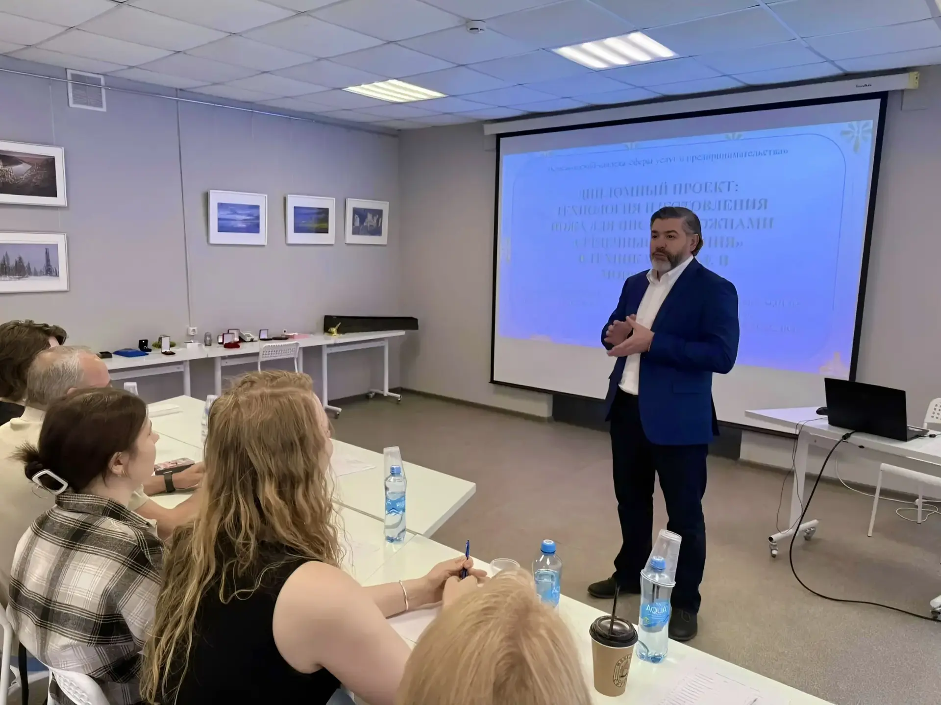 Александр Денисевич возглавил ГЭК по профессии ювелира в Красноярске 🎓

💍 Руководитель Межрегионал