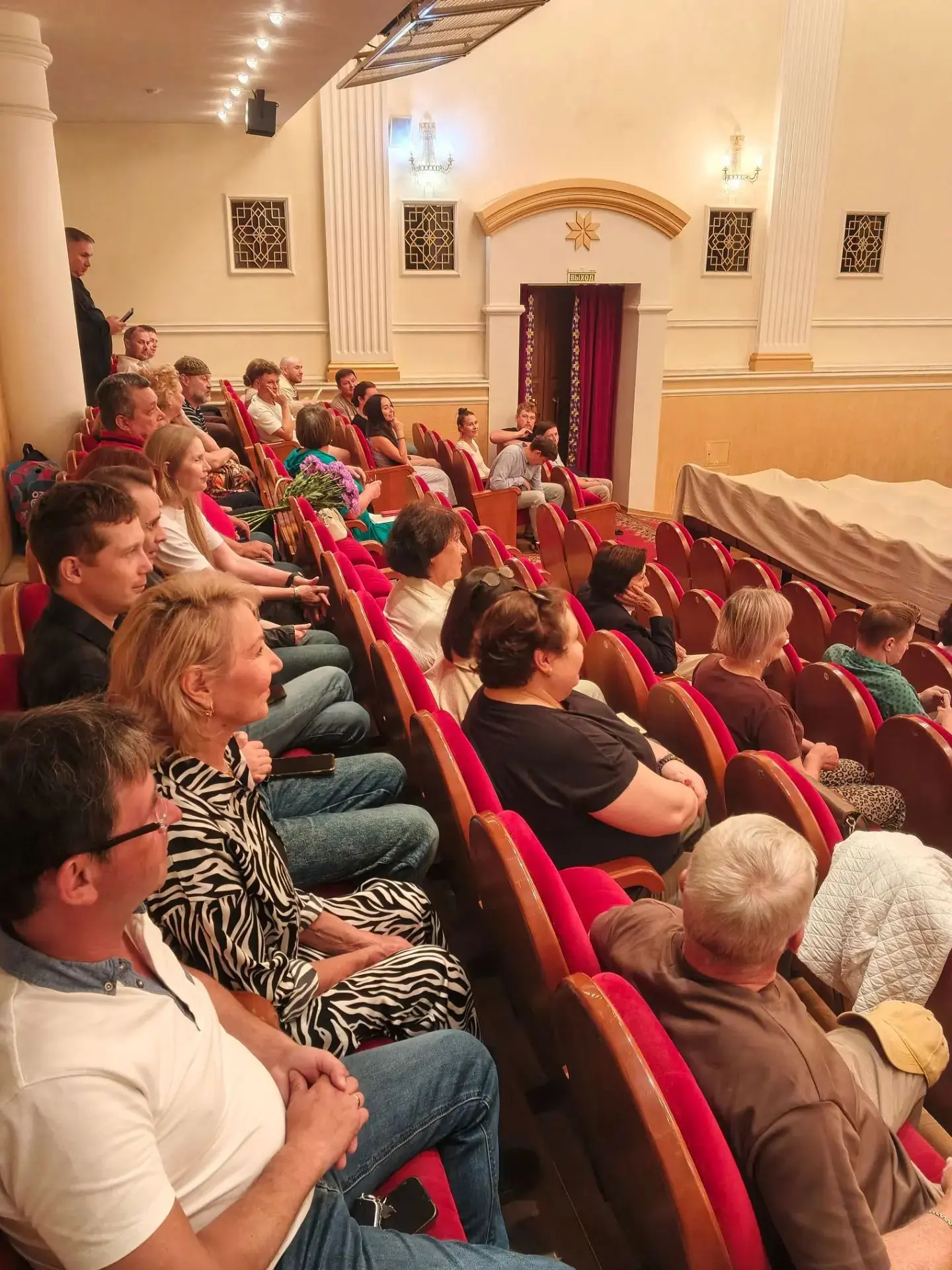 🎭В стенах нашего театра состоялось собрание, посвященное планам на новый  96-й театрал...