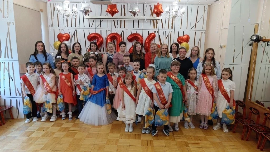 🎉 Выпускной — и немного космоса!🎉