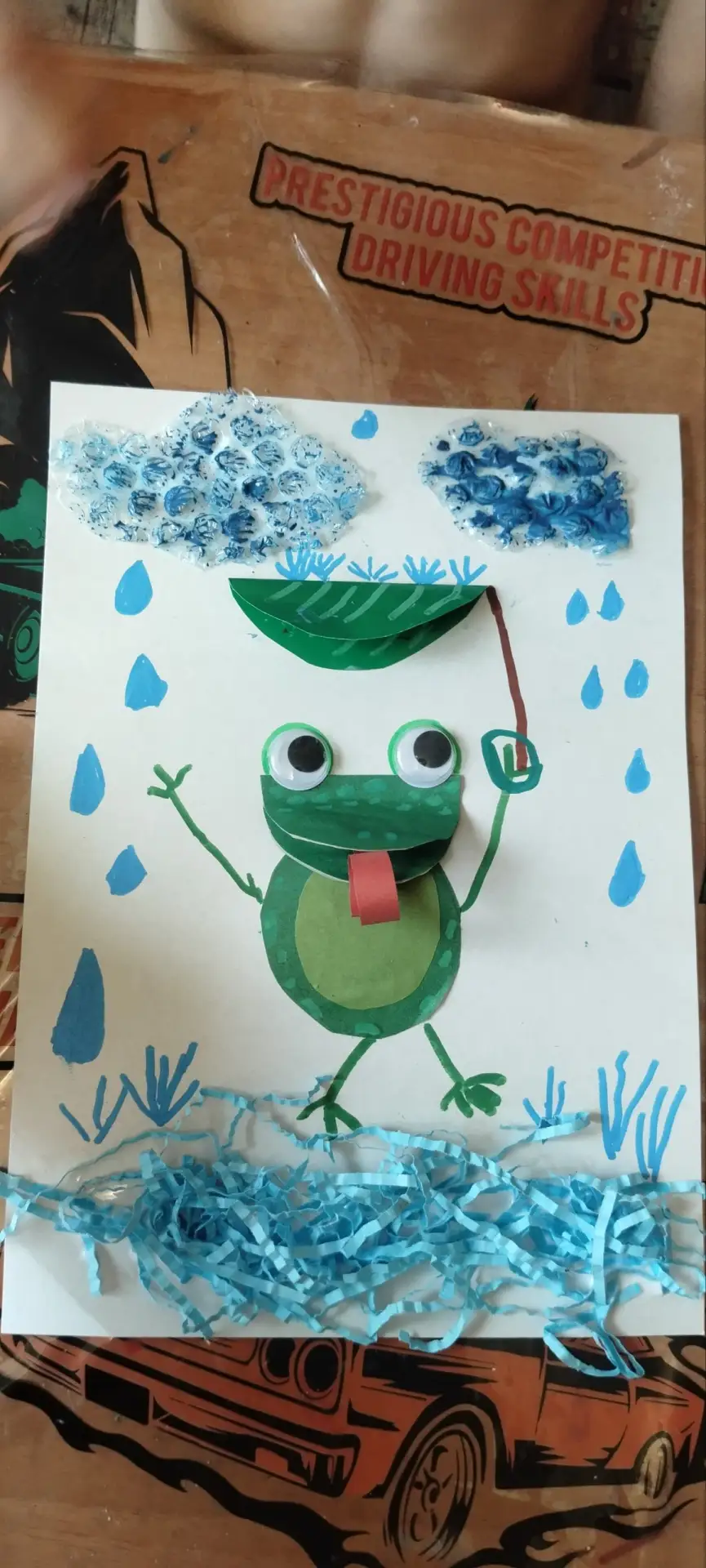Лягушка- квакушка🐸

Бегать под дождем и прыгать по лужам - самое актуальное развлечение этого лета 
