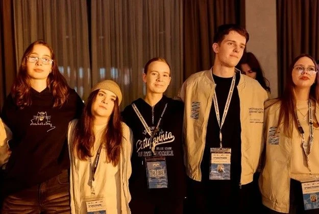 🌊 Поймали волну возможностей на молодёжном образовательном форуме во Владивостоке!