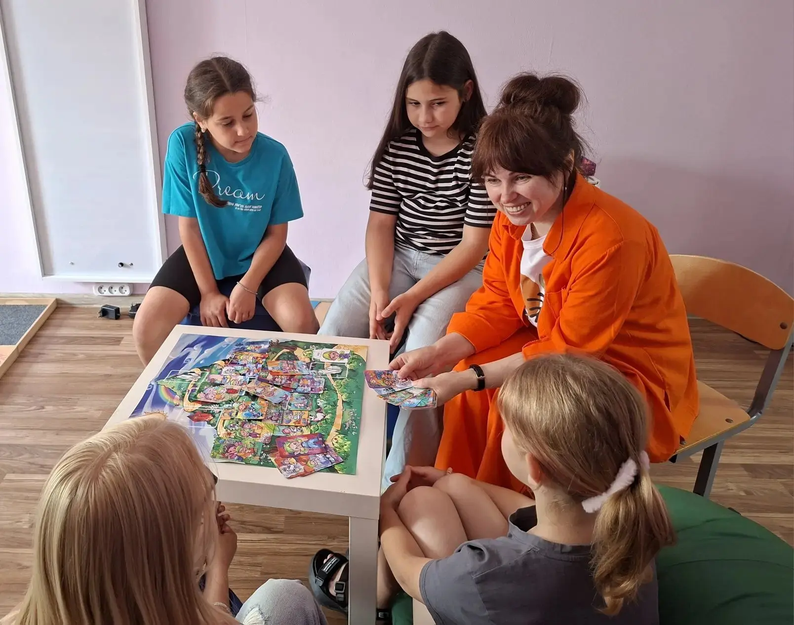 🌈 Путешествие в мир чувств с «Горой эмоций»! 🌄

Сегодня у нас в лагере «Куниковец» было по-настоящ