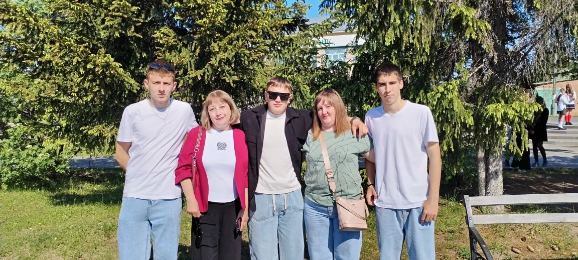 У наших ребят сегодня последний звонок. У них за плечами — не только уроки и контрольны...