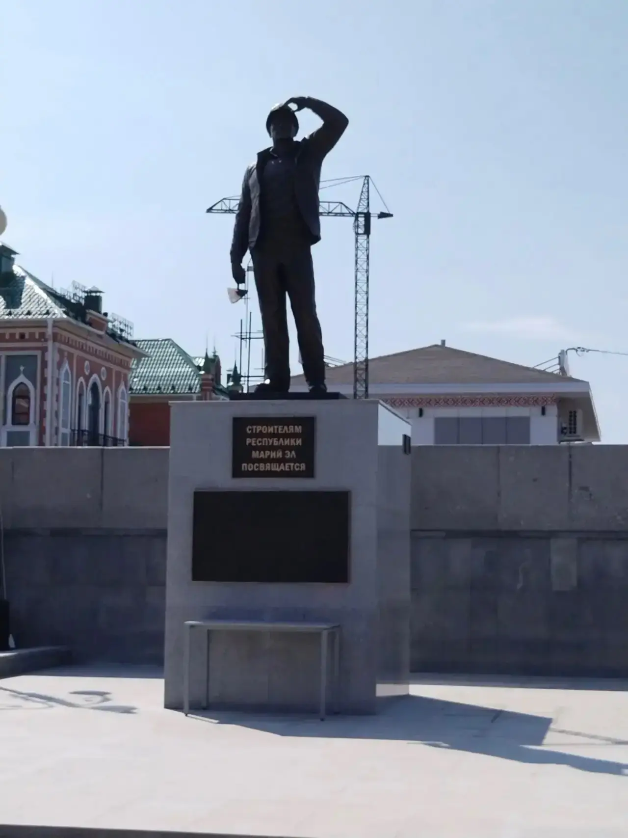 ✅Накануне Дня строителя на площади Никонова собрались руководители республики, ветераны строительной