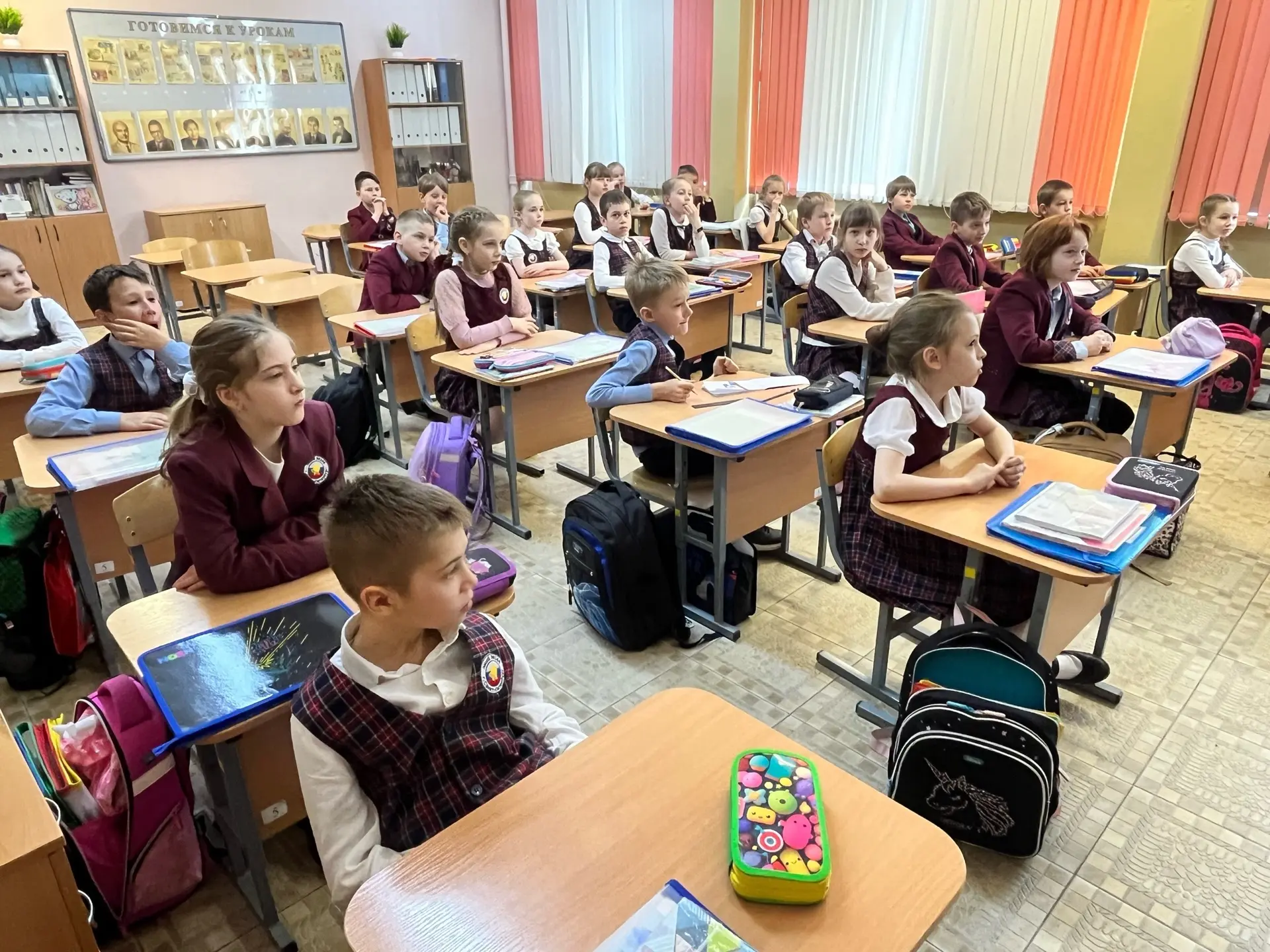Представители Совета дисциплины вместе с советником директора по воспитанию Бушуевой Натальей Геннад