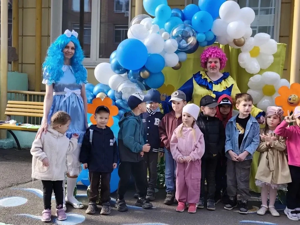 Сегодняшнее утро было по-настоящему волшебным! Наш детский сад превратился в настоящую сказку в чест