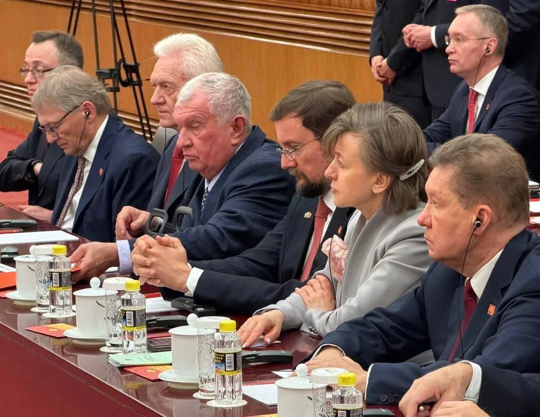 🇷🇺 В приоритете повестки российско-китайских переговоров сегодня — взаимная торговля и экспорт.  Вер