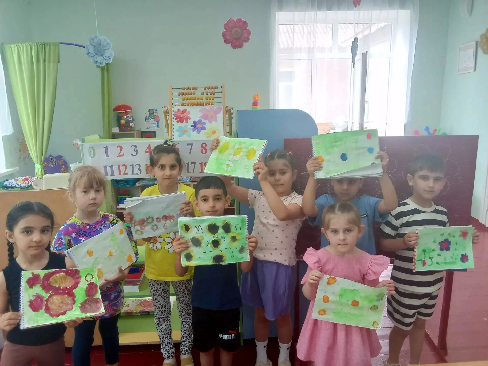 Здравствуйте! ☀️ Лето продолжается, и дети 🎨 наслаждаются свободой. Они 🎻 знакомятся с музыкальным