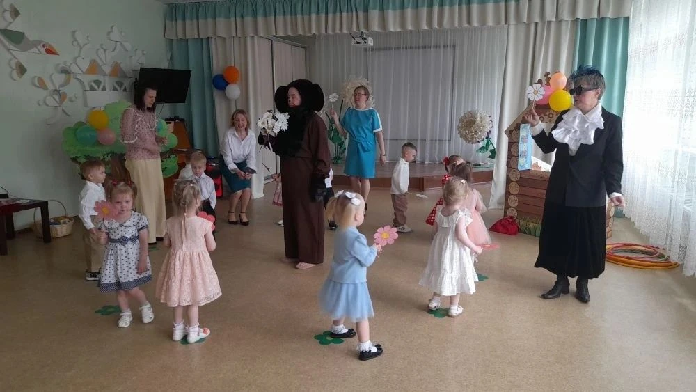 Подходят к концу последние дни учебного года и в нашем детском саду начались выпускные ...