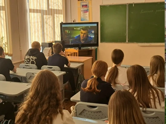 На «Разговорах о важном» обсудили главный секрет успеха: что значит работать в команде? 🤝