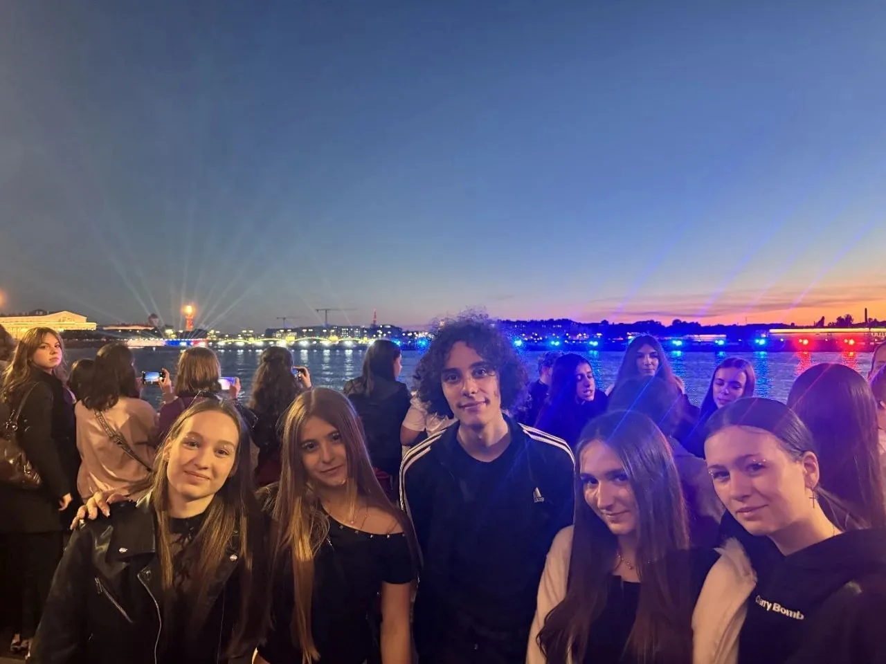 ⛵️ АЛЫЕ ПАРУСА

27 июня наши ребята из 11 класса стали частью легендарного праздника выпускников «Ал
