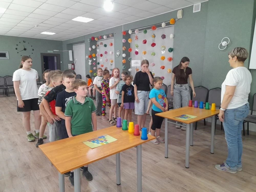 03.06. В ДОЛ "Дружба" провели викторину "Правила дорожного движения". Дети отвечали на вопросы, отга