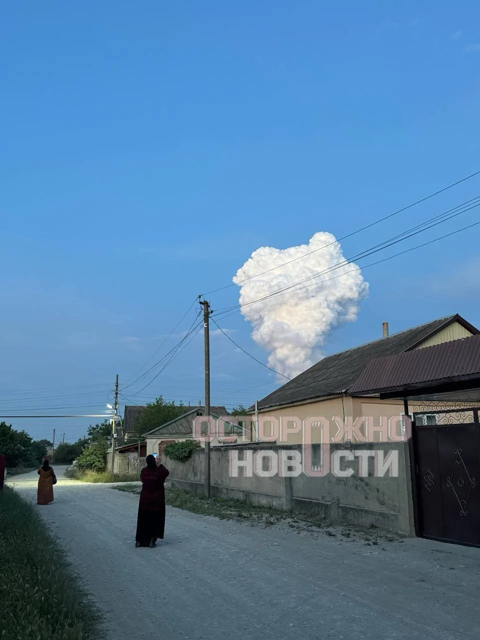 В дагестанском Кизелюрте мощный пожар.