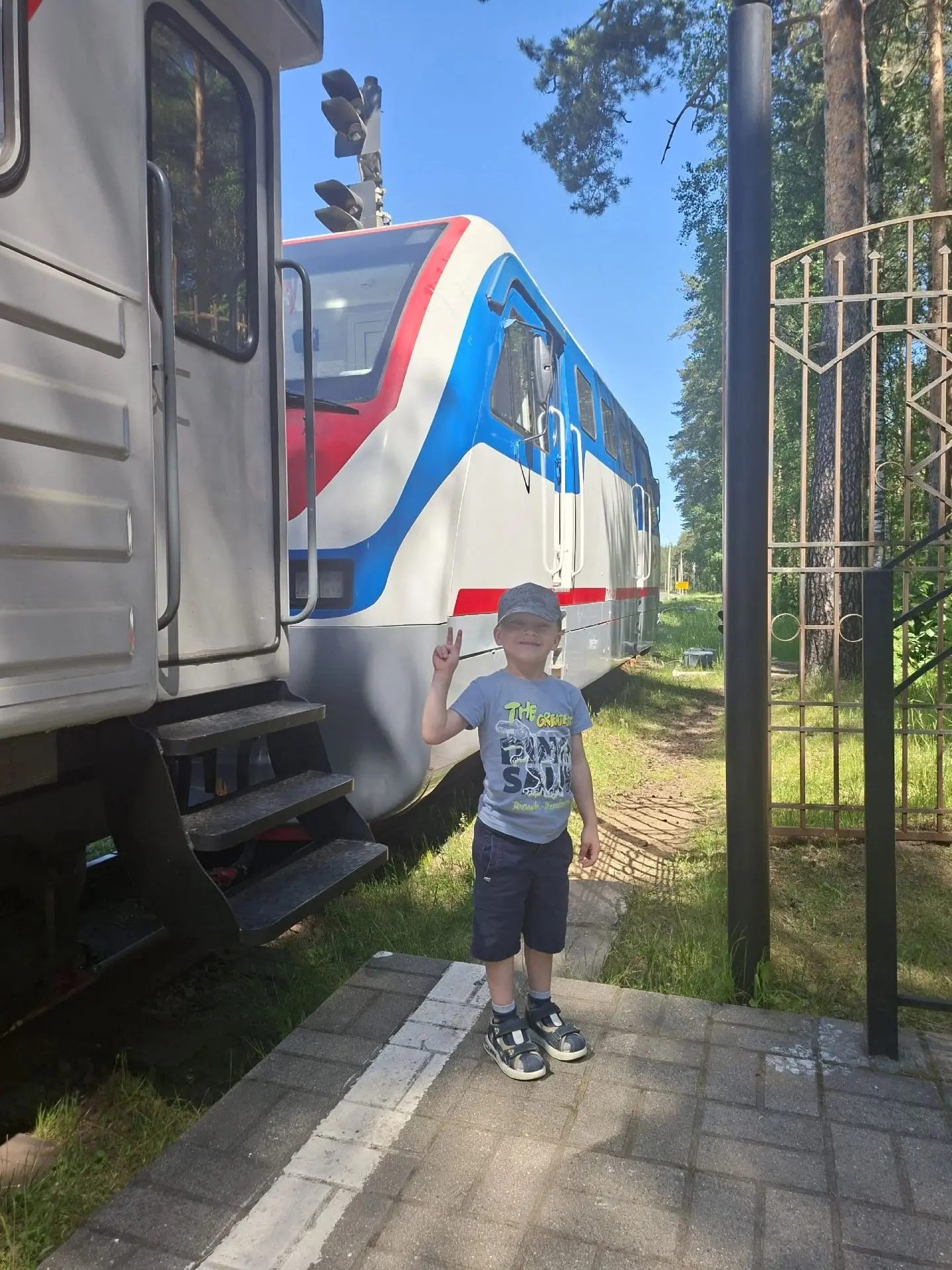 Про путешествия🤠🧗‍♂️🏄‍♀️🏖️🏕️
Уже середина лета пролетела. 

В отпуске наши воспитанники объезди