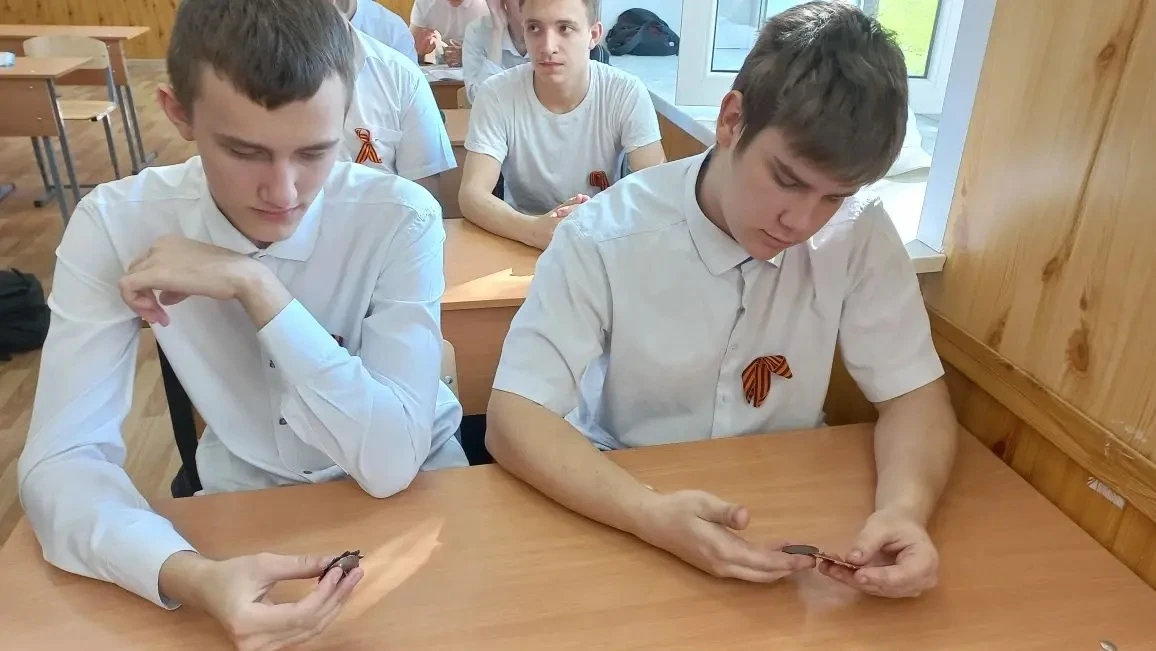 ✅В группе СВ-25 с куратором Кретовой Р.В.прошел классный час на тему "Судьбы, опаленные войной". Сту