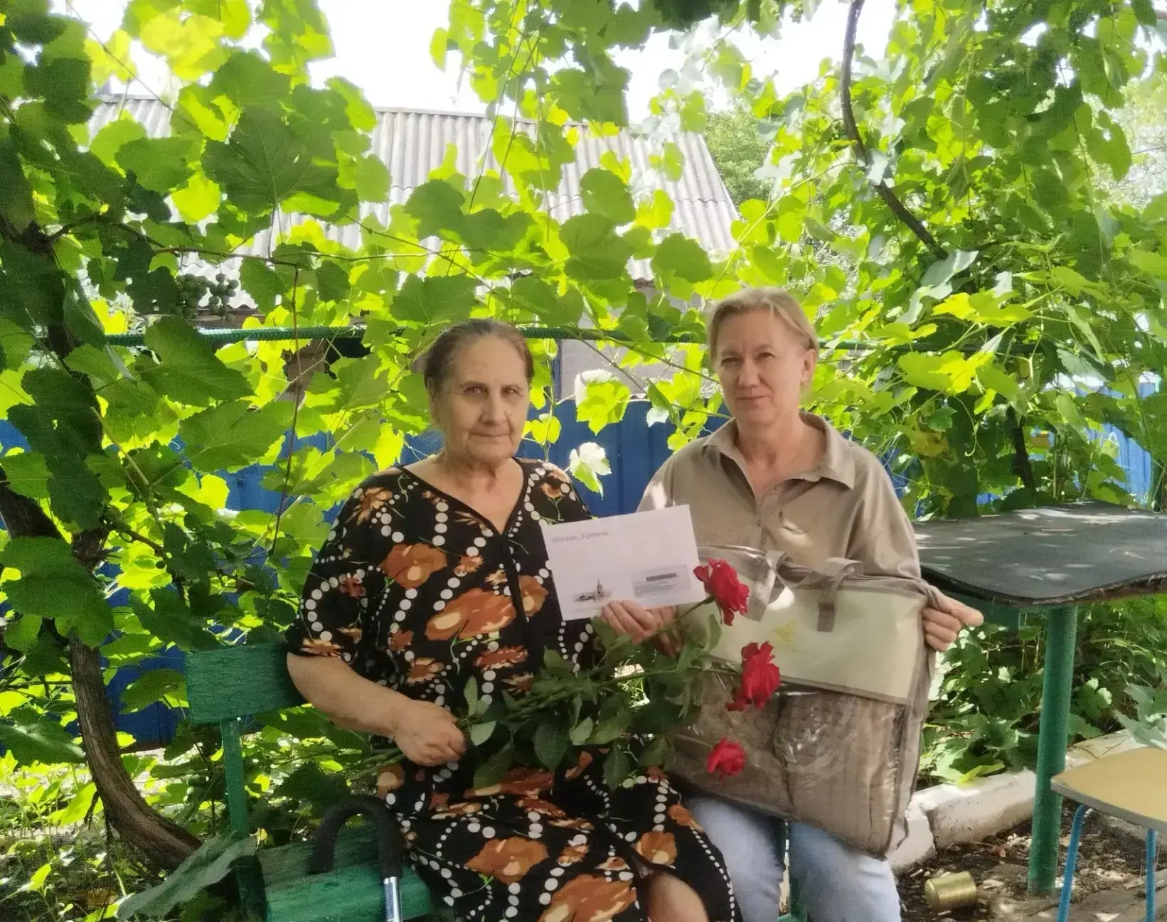 В пгт Фащевка поздравили с 82-летием Елену Васильевну Тараканову

Специалисты отдела по делам террит