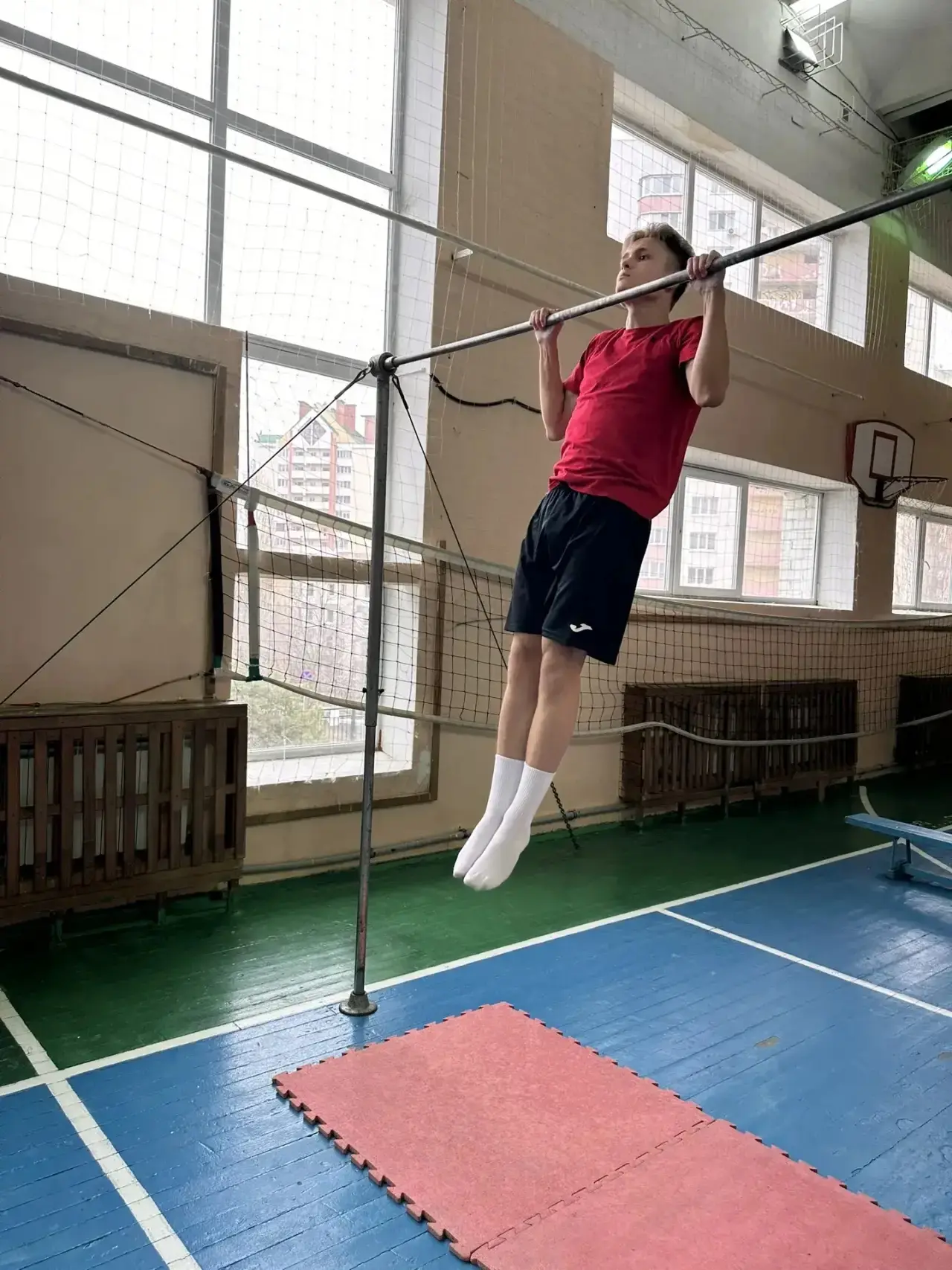 🏃‍♂️ «Президентские состязания»: наши гимназисты в борьбе за победу! 🏆  Учащиеся 8 «Б» и 10 «А» клас