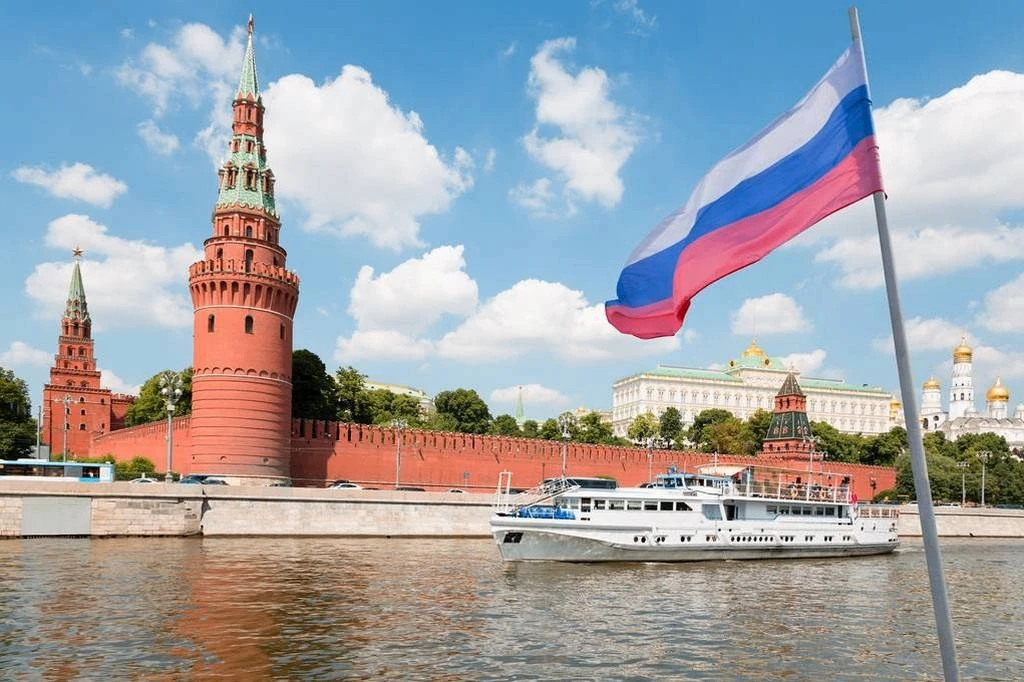 🎼 Музыкальный круиз на теплоходе «Антон Чехов»: когда путешествие становится искусством!