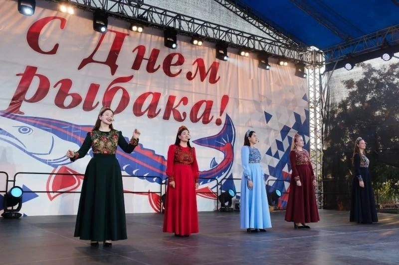 🎉 В День рыбака астраханцев ждут яркие концерты и вкусная уха