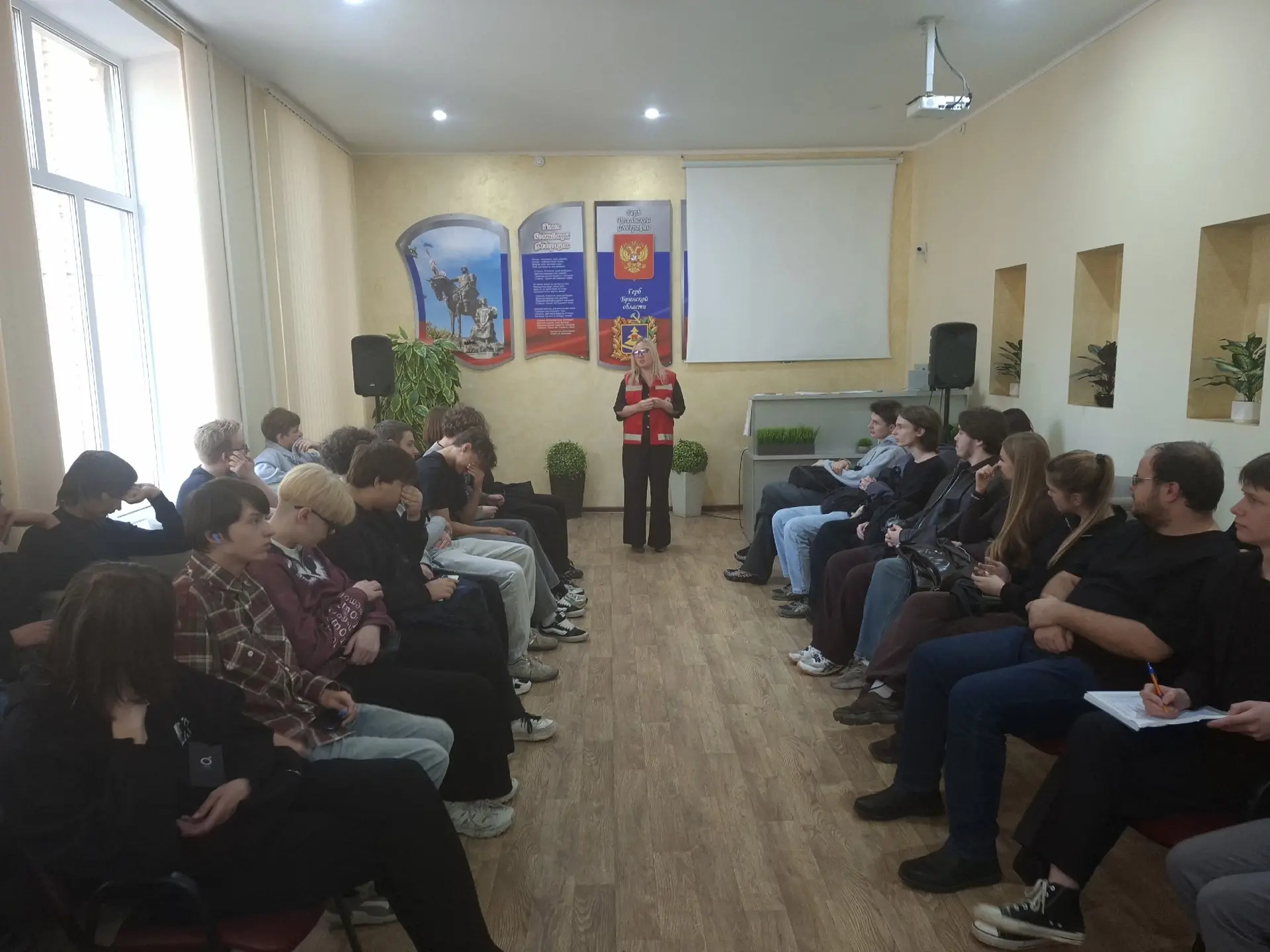 На базе «Движения Первых» в нашем колледже побывала команда «Красного Креста»!