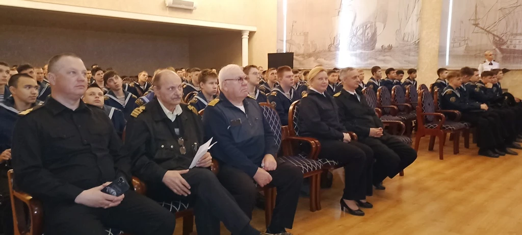 📢 В Морской технической академии имени адмирала Д.Н. Сенявина прошёл урок мужества, посвящённый 120-