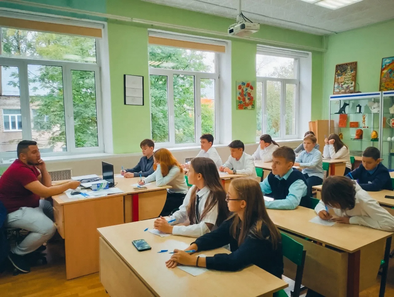 Друзья! У нас отличные новости: в нашей школе закипела жизнь! 🎉