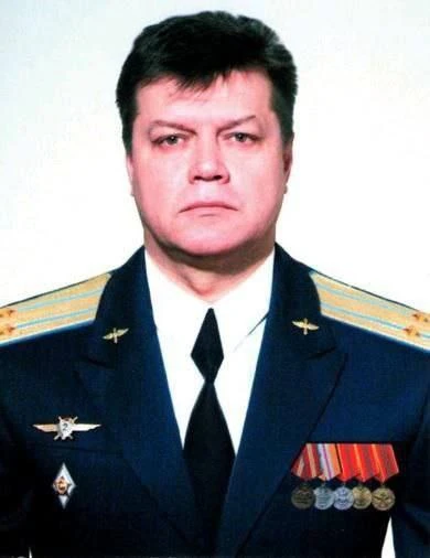🫡 3 августа 1970 года родился Пешков Олег Анатольевич, Герой Российской Федерации .