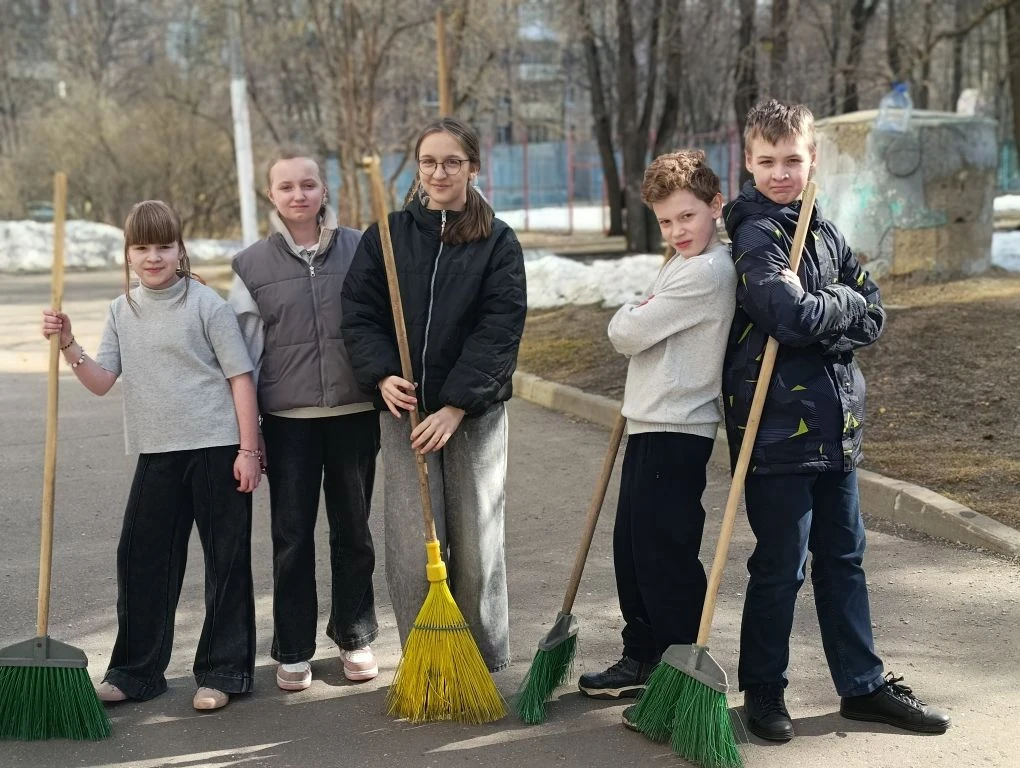 🌟🚀«Зелёный шаг Первых»: делаем мир чище вместе!  Команда Первичного отделения «Движения Первых» наше