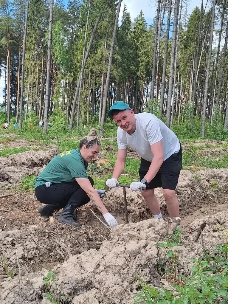 Учителя нашей школы принимают участие в экологической акции «Сад Памяти», посвященной 81-ой годовщин