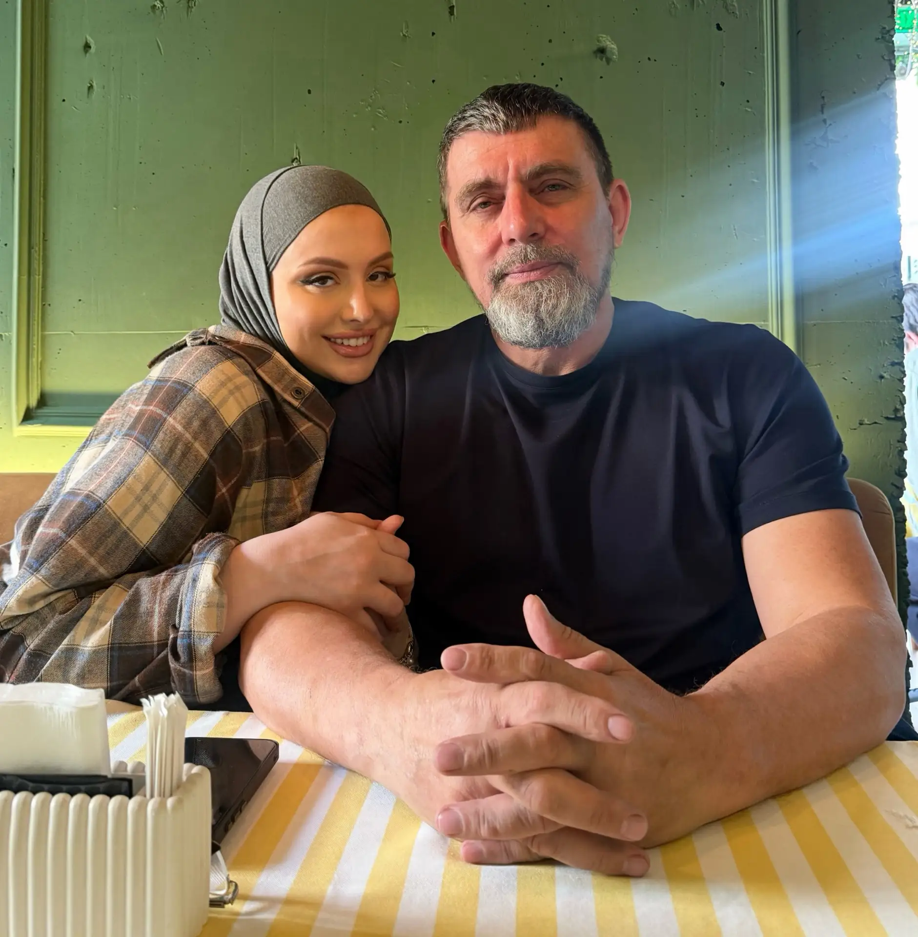 Девчата, добрый день. Вижу, что у вас очень много вопросов по поводу состояния Даяны. Я прекрасно по