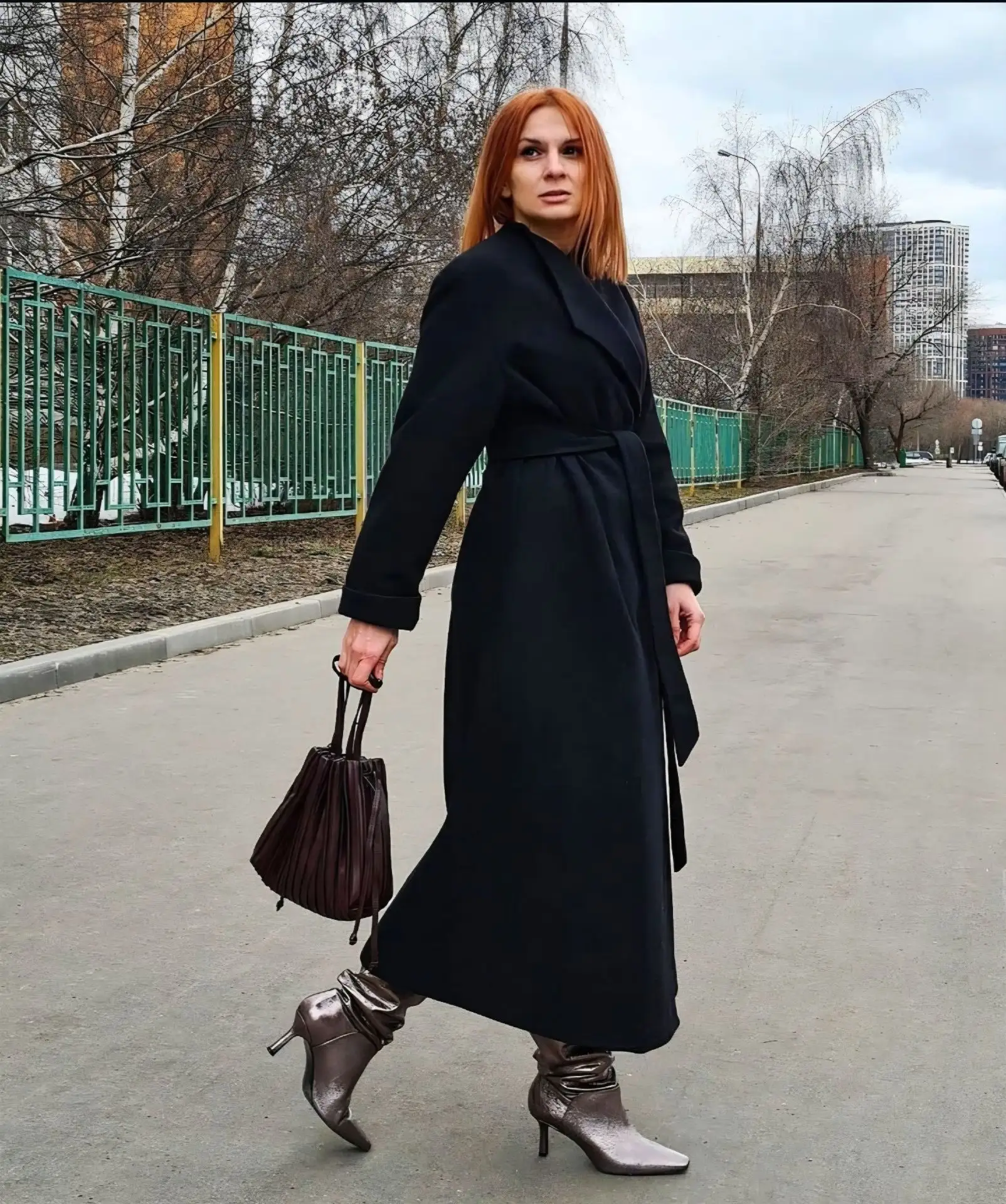 📍Мимолетные тренды мало затрагивают классическую форму пальто, а потому пошив качестве...
