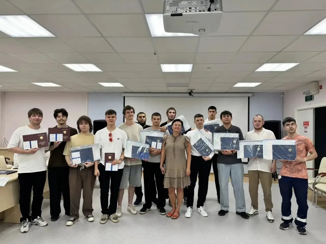 🎓 Вручение дипломов 🎓

Сегодня, 29 июня 2026 года, особенный день — мы провожаем наших выпускников