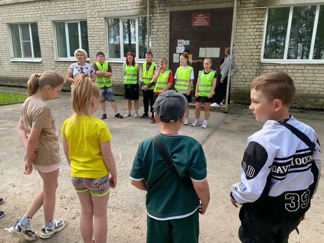 Сегодня ребята из нашего пришкольного лагеря отправились на познавательную экскурсию — ...